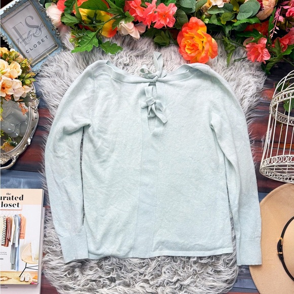 Banana Republic Mint Fine Italian Yarn Wool Cashmere Sweater w/ Back Tie Bows - Picture 5 of 7